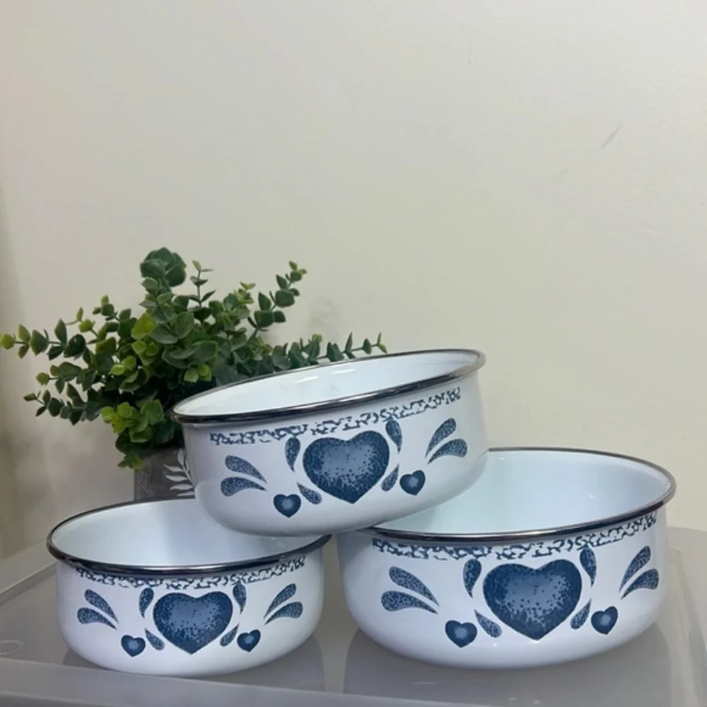 Corelle White and Blue Heart Pattern Cereal/Serving Bowls - Set of 3